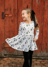 Load image into Gallery viewer, Christmas Tree High Low