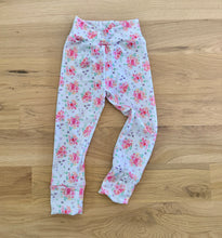 Load image into Gallery viewer, Spring Floral Leggings