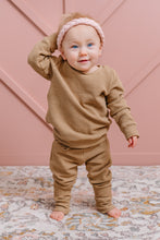 Load image into Gallery viewer, Spring Camel Sweater