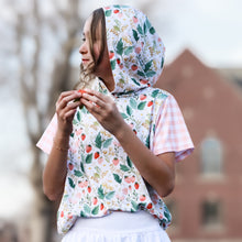 Load image into Gallery viewer, Spring Strawberry Print Hoody