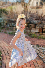 Load image into Gallery viewer, Springy Floral Twirl
