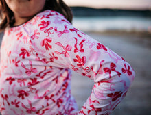 Load image into Gallery viewer, Spring Bows Tee