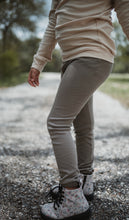 Load image into Gallery viewer, Fall Brown Ribbed Leggings